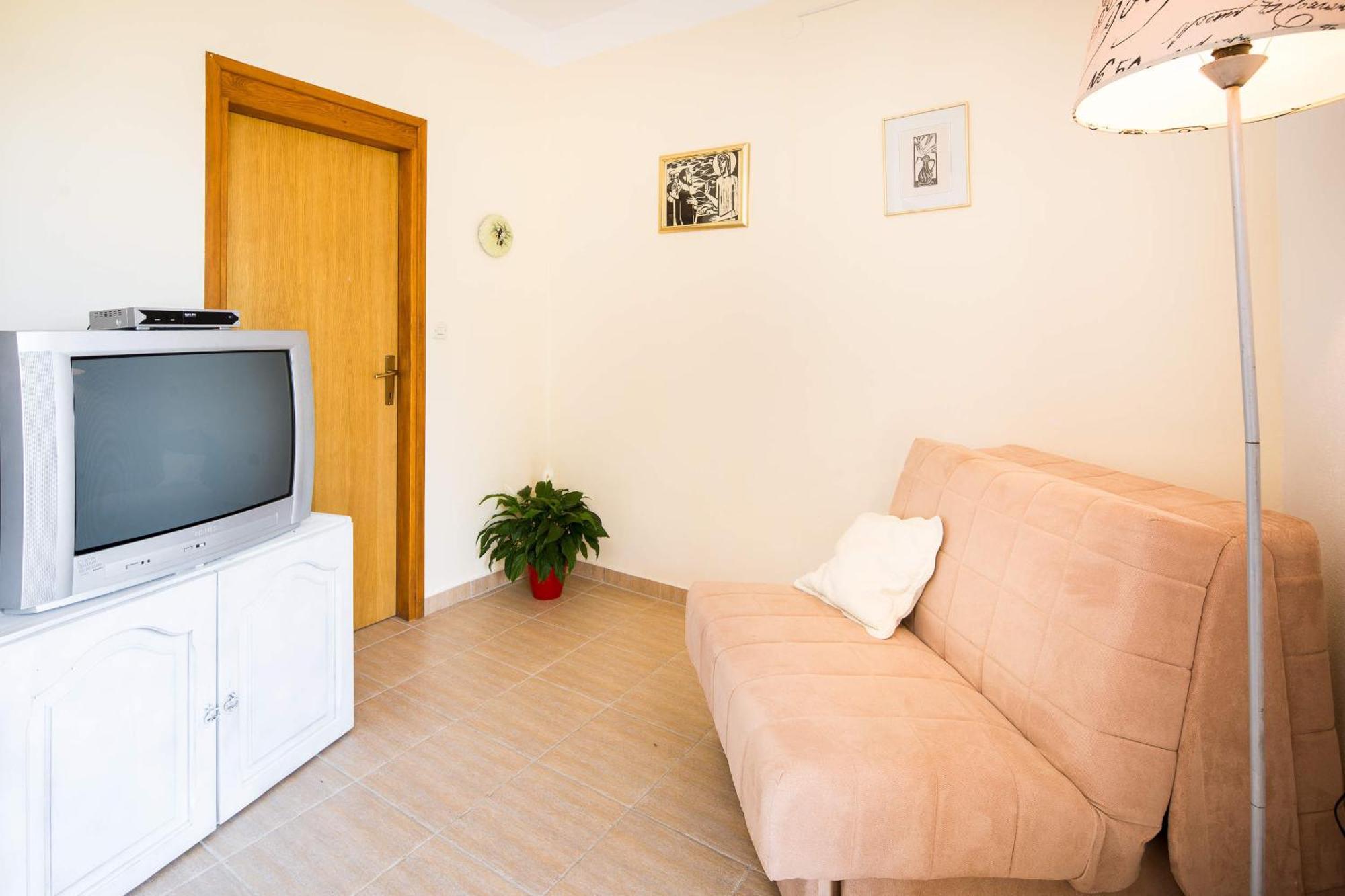 ホテル Pansion Marjan ザヴァラ 部屋 写真